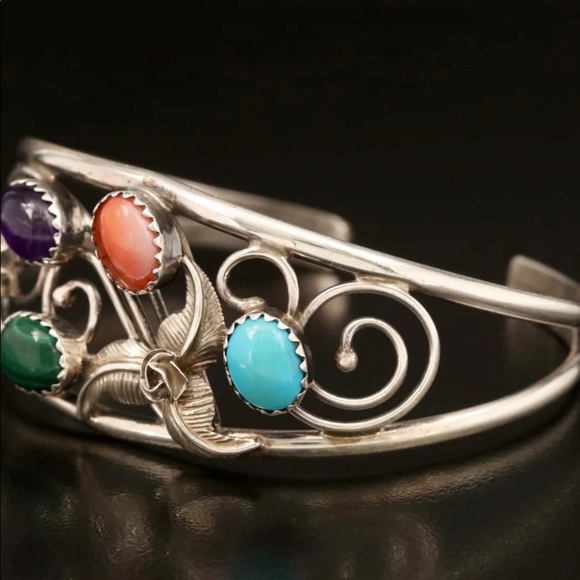 STERLING SILVER WIREWORK PETIT VINTAGE CUFF BRACELET WITH CORAL & MALACHITE - Picture 2 of 6